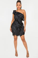 Load image into Gallery viewer, &quot;Black Swan&quot; Dress (Luxe)
